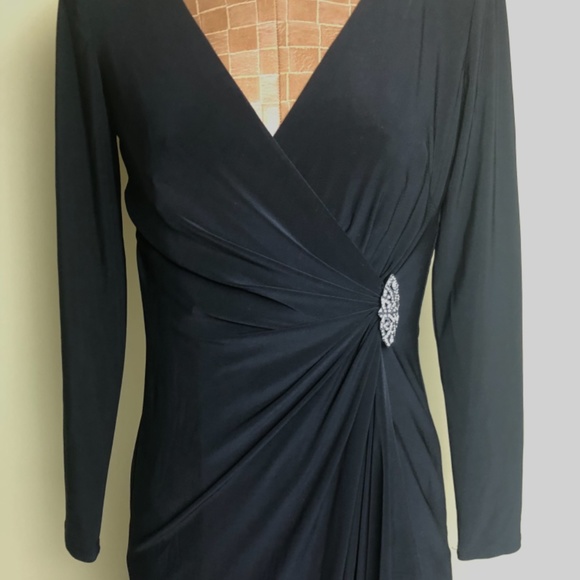 Ralph Lauren Evening Long V-Neck Faux Wrap Dress (Roomy 2) - Picture 4 of 17